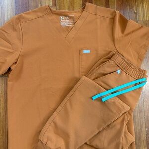 FIGS Scrub Set - Mens - Tansen pants - Leon Top - Atlantic Fall